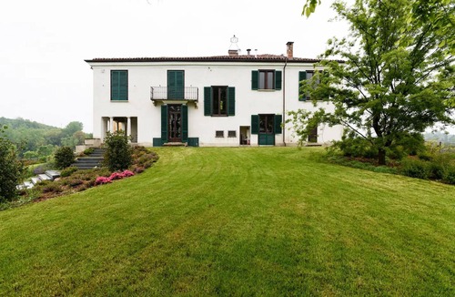 Mondovi Villa | Romantic Italian Villa in the Langhe w/swimming pool