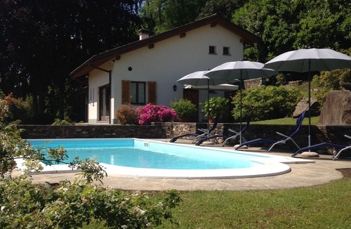 Suna Villa | Romantic Nido with shared pool