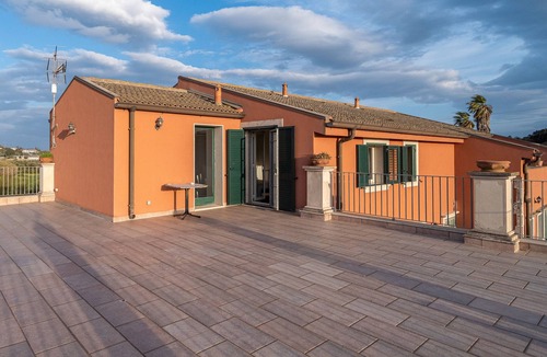 Syracuse Apartment | Room 'Al Palmento - Mille E Una Notte R11' with Shared Pool, Wi-Fi and Air Conditioning