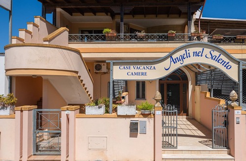 Cocumola Apartment | Room 'Angeli Nel Salento - Room 7' with Private Terrace, Wi-Fi and Air Conditioning