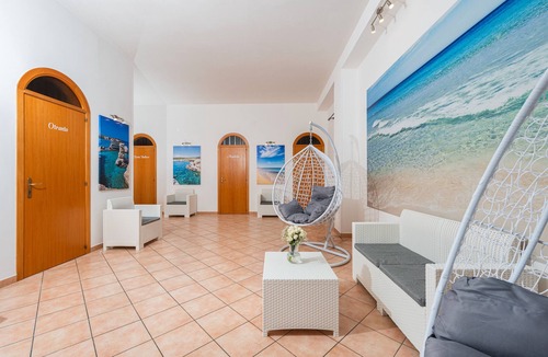 Cocumola Apartment | Room 'Angeli Nel Salento - Room 7' with Private Terrace, Wi-Fi and Air Conditioning