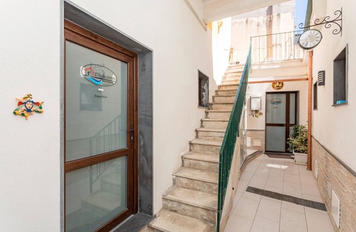 Acireale Apartment | Room 'Balestrate' with Balcony, Wi-Fi and Air Conditioning