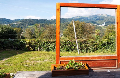 Arsie Apartment | Room 'Camera 2' with Mountain View, Shared Garden and Wi-Fi