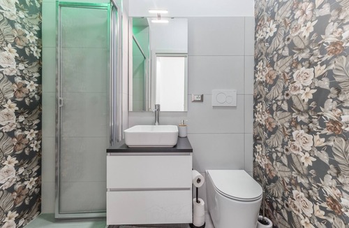 Quartiere XXII Collatino Apartment | Room 'Gordiani Guest House - Grey' with Wi-Fi and Air Conditioning