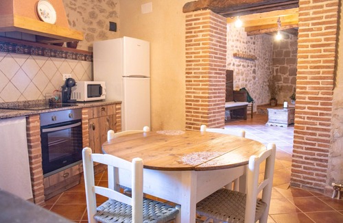 La Mata de los Olmos Apartment | Room 'Madre' in La Mata de los Olmos