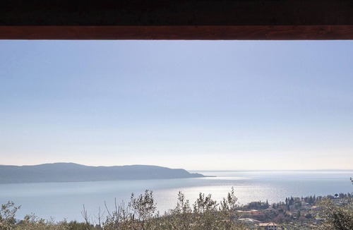 Gaino Apartment | Room 'Matrimoniale Con Balcone' with Lake View, Shared Garden and Wi-Fi