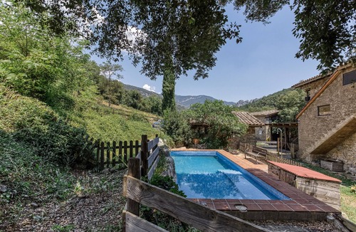 Montagut Apartment | Room 'Monastrell' with Mountain View, Shared Pool and Shared Terrace