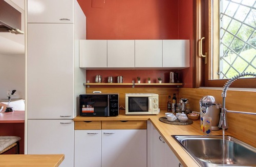 Montevecchia Apartment | Room 'Stanza Miele' with Mountain View, Shared Terrace and Wi-Fi