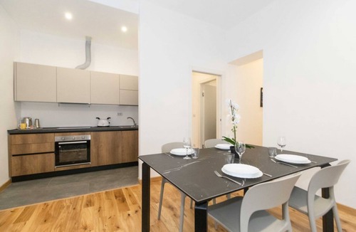 Cenisia Apartment | Roomy and comfortable apartment ideal for hosting up to 6 people is located in the Cenisia district, a quiet residential area, near the Turin Polytechnic campus and the Court, 2 km from Porta Susa station, and close to bus and metro lines for the city ce
