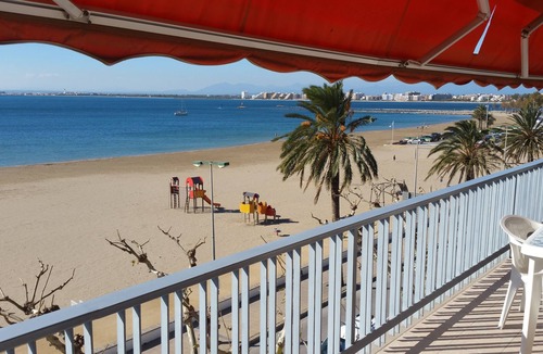Roses Town Center Apartment | ROSES Super apartment PREMIERE LIGNE de MER for 6.- 8 PERSONES CENTRE VILLE