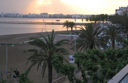Roses Town Center Apartment | ROSES Super apartment PREMIERE LIGNE de MER for 6.- 8 PERSONES CENTRE VILLE