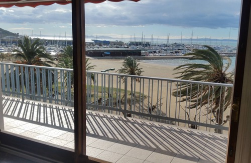 Roses Town Center Apartment | ROSES Super apartment PREMIERE LIGNE de MER for 6.- 8 PERSONES CENTRE VILLE