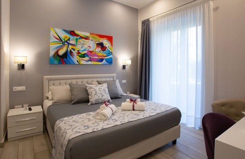 Centro Storico Bed & Breakfast | ROYAL GARDENS B&B Caserta apartment