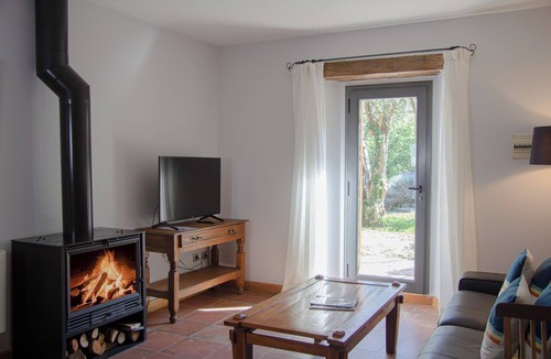 Porqueres Cottage | Rural apartment Mas Rovira for 4 people