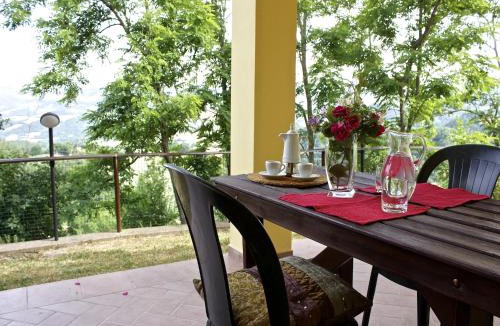 Casalfiumanese Apartment | Rural Retreat in Sassoleone