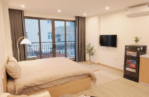 Tay Ho Apartment | Sam Sam Studio - 2 Dragons WestLake - Washing machine