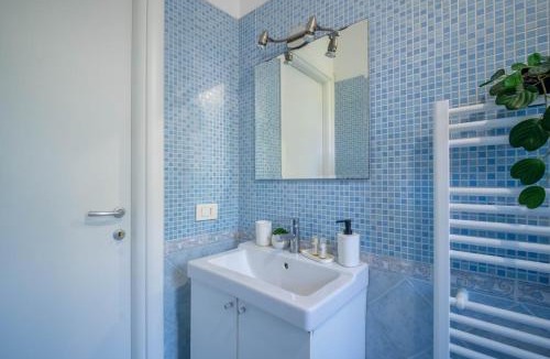 Milano Due Apartment | San Raffaele-Linate Free Parking Balcony Wifi 4 pax