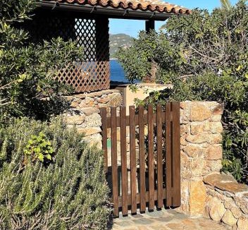 Capo Coda Cavallo Apartment | SAN TEODORO PUNTA EST AMPIO TRILOCALE VISTA MARe