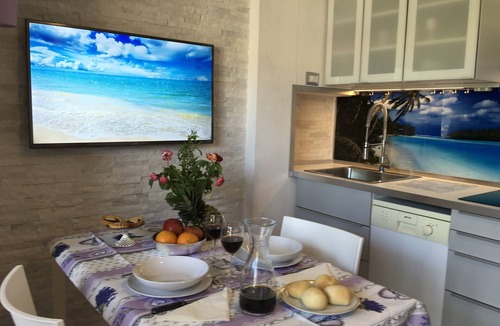 Sanremo Apartment | Sanremo: 2 rooms apartment in front of beaches with panoramic sea view + wifi