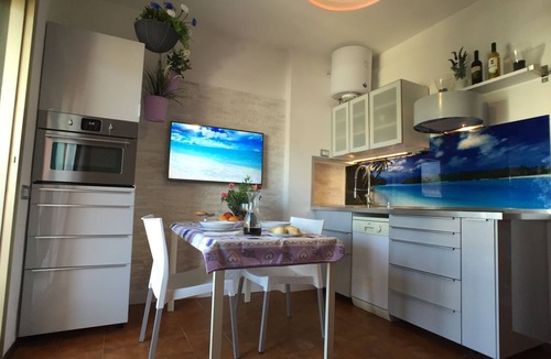 Sanremo Apartment | Sanremo: 2 rooms apartment in front of beaches with panoramic sea view + wifi
