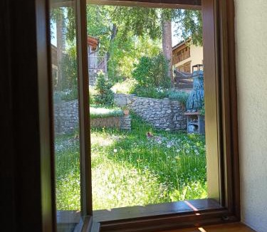 Sauze d'Oulx Apartment | Sauze d'Oulx ciabot la garitüla with garden - wifi- close to the chairlift