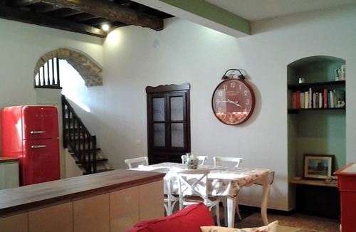 Pieve di Teco Apartment | Schöne Wohnung im Zentrum, günstiger Wochenpreis, kostenloses WLAN, 5 Betten