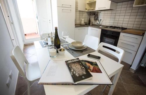 Ladispoli Apartment | SEA- ROOM-E