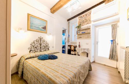 Vernazza House | Sea View Suites - Francamaria Rooms