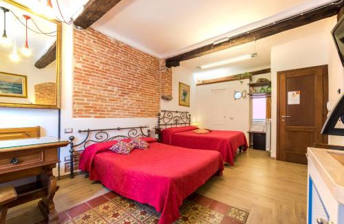 Vernazza House | Sea View Suites - Francamaria Rooms