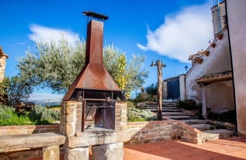 Oliola Cottage | Self catering cottage Cal Albareda for 15 people