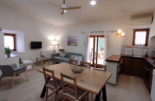 Maia de Montcal Cottage | Self catering Mas Riera for 5 people