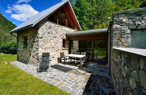 Badain Cottage | Self catering O Molín de L'Irués y A Ceresera for 4 people