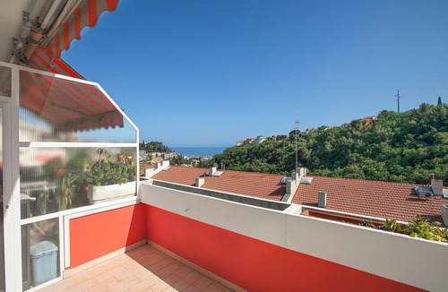 Moglio Apartment | Serendipity With Sea View