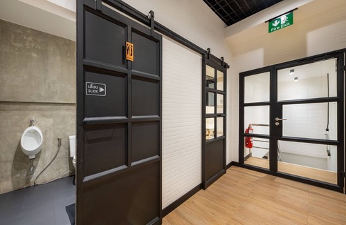 Bangkok Old Town Hostel | Siam Subway Hostel and Café