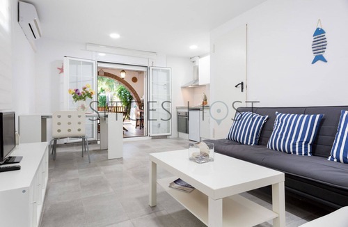 Vallpineda Apartment | SITGES PINE VALLEY - With Pool and Garden