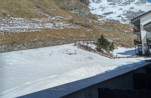 Cervinia House | Ski chalet Cervinia MARTINO ski-in-ski-out 8p apartment sunny spacious wifi