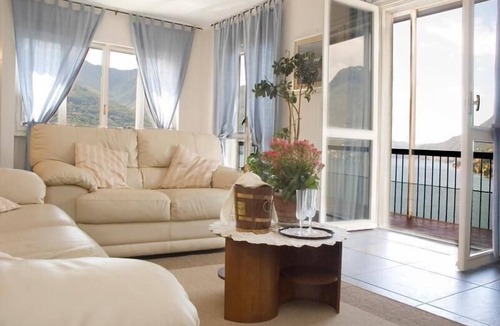 Pognana Lario Apartment | Sonia Musica Aperol Holiday Apartment with Lake View
