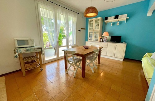 Porto Santa Margherita Villa | Spacious house for 6 with pool and garden