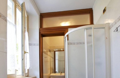 Susello Apartment | Spacious 1½-room apartment with balcony and pool and generous park