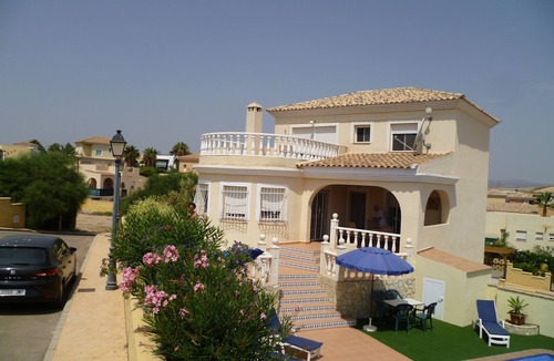 La Parata Villa | Spacious 3 bedroom modern family friendly villa+pool.