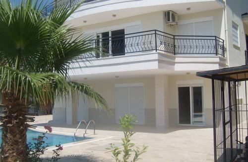 Kargicak Apartment | Spacious Flat with Pool and Balcony in Alanya