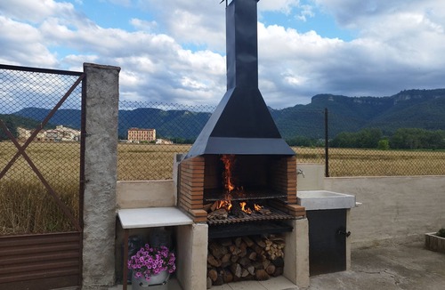 Sant Esteve d'en Bas House | Spacious rural house with good views near the volcanic area of the Garrotxa.