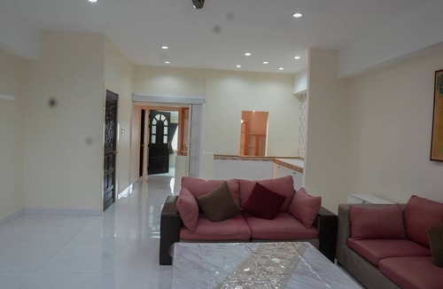 Wattana House | Spacious 3 Bedroom Duplex home on Sukhumvit near BTS Phra Khanong