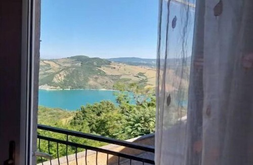 Civitella Messer Raimondo Apartment | Spaziosa ed accogliente casa sul lago, ai piedi della Maiella