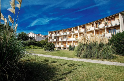 Toscolano Maderno Apartment | Spiaggia Azzurro -lakeside with terrace, Toscolano Maderno, Italy
