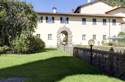 Pare Apartment | Splendid 17th century Villa Apartment which belonged to Pope Innocent XI