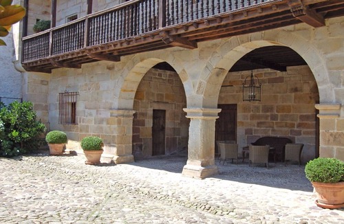 Luzmela House | Splendid 18th-century manor house, restored with all services