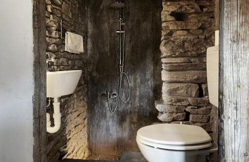 Rora House | Stone Oven House