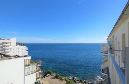 Almadraba-Canyelles Apartment | Studio, large L-shaped TERRACE, SWIMMING POOL with sea view, + PARKING included