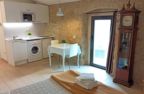 Torroella de Montgri Apartment | Study FONDA COMERÇ Torroella de Montgri
